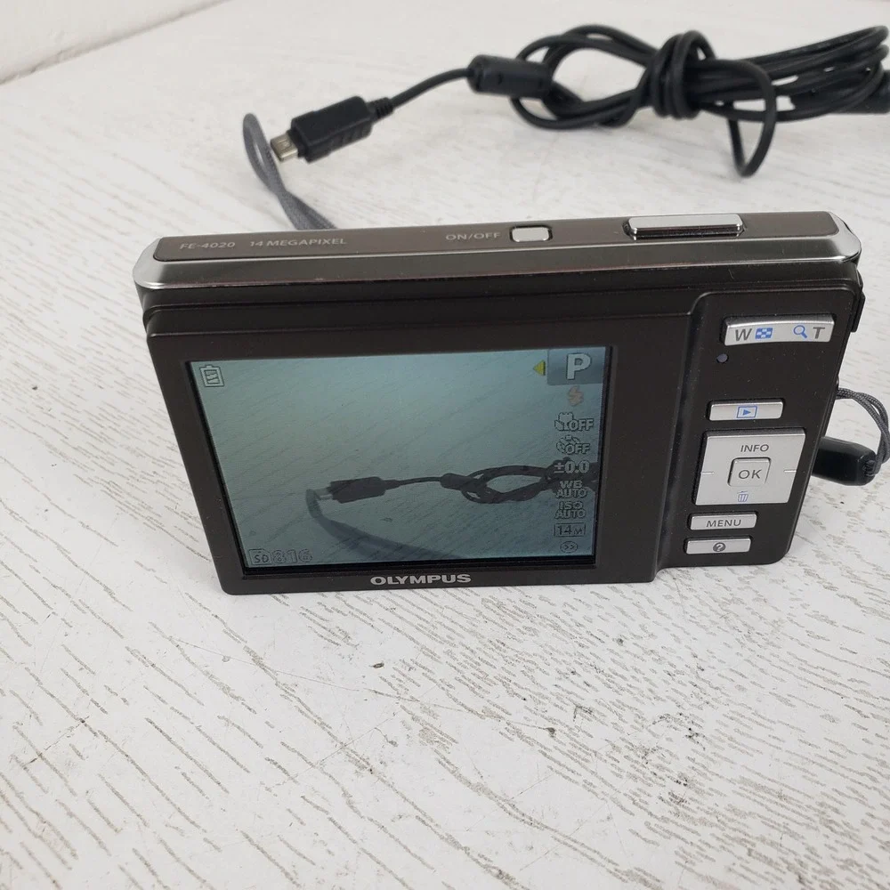 Olympus FE-4020 Digital Camera 14MP 4x Wide Zoom Brown with Case and Charger